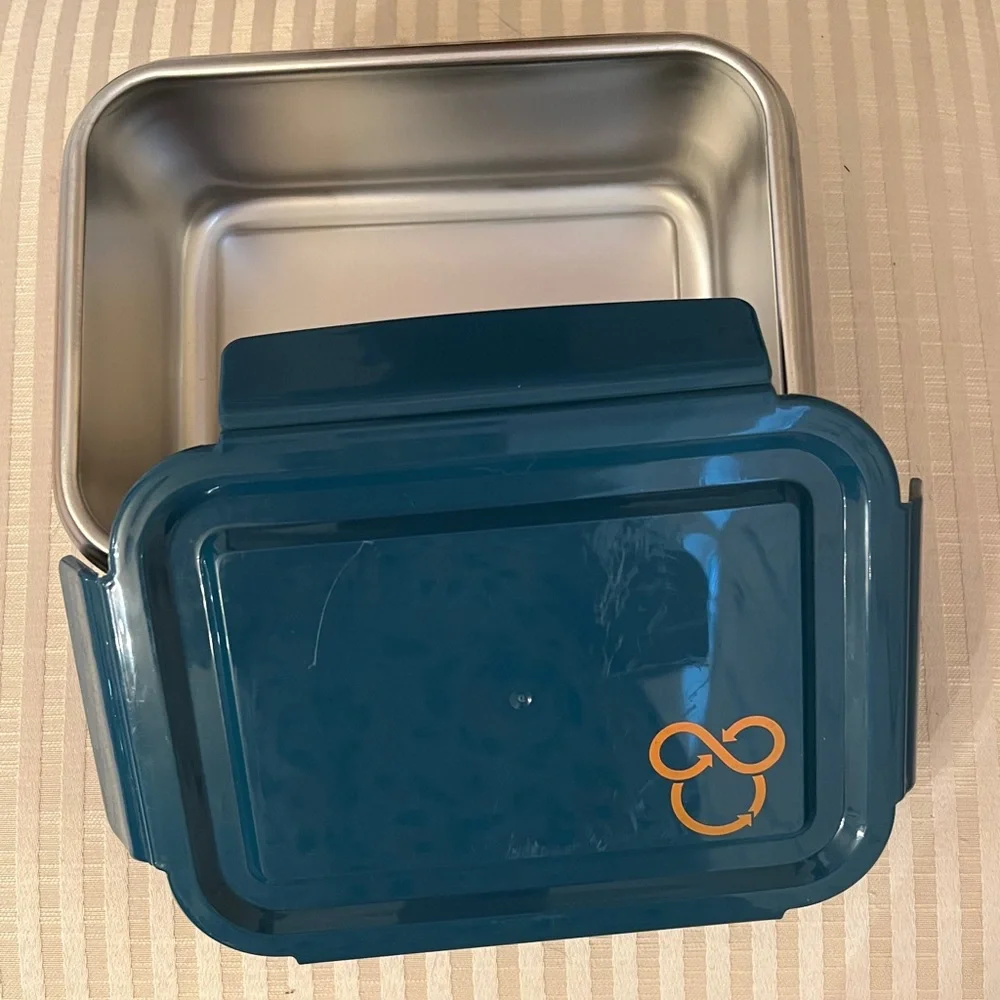 Disney Reusable Food Container - Picture 1 of 4